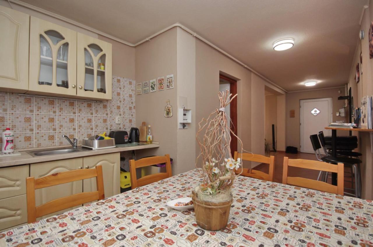 Bodza Apartman Gyula Buitenkant foto