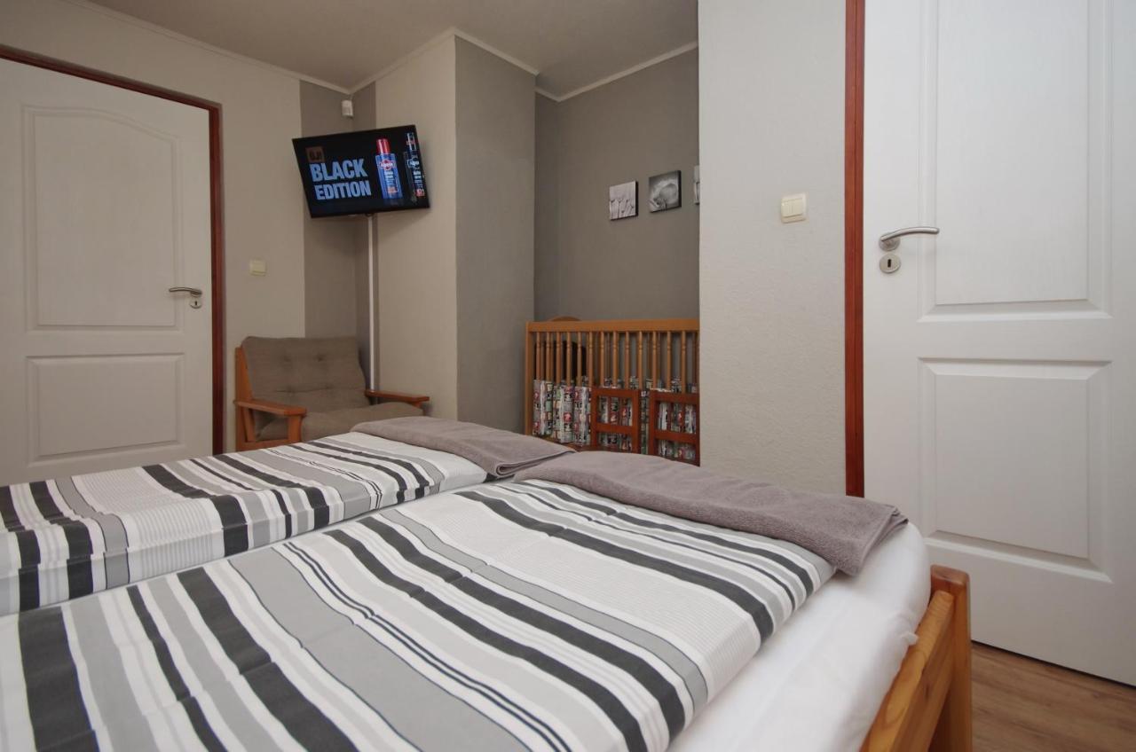 Bodza Apartman Gyula Buitenkant foto