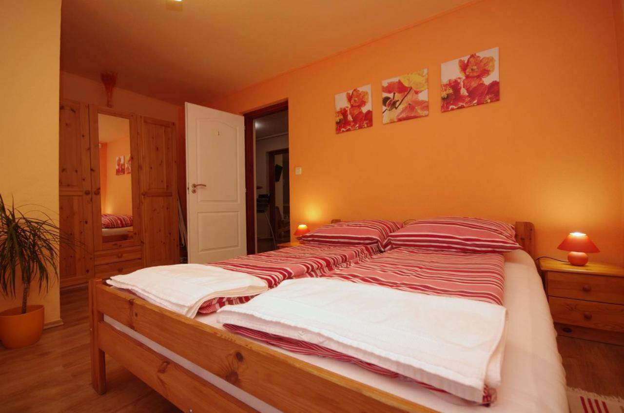 Bodza Apartman Gyula Buitenkant foto