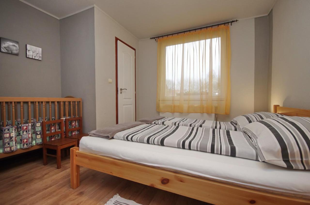 Bodza Apartman Gyula Buitenkant foto